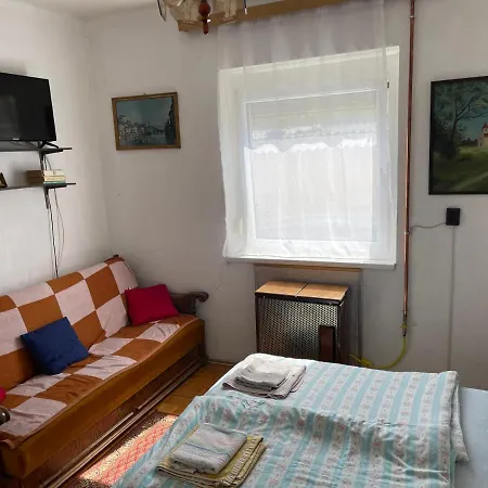 Irénke Apartman Appartamento *