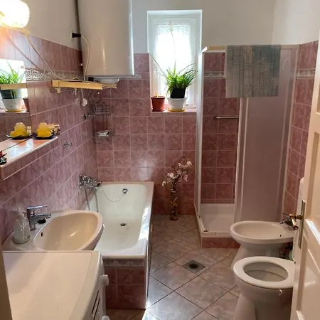 Appartamento Irénke Apartman
